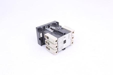 3TF4622-0AN2 SIEMENS 3TF46 600V 80A