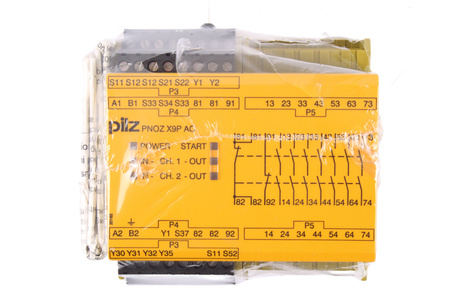 PNOZ X9P 24DC 24-240VACDC 7NO 2NC 2SO PILZ 777606 BEZPEČNOSTNÍ RELÉ