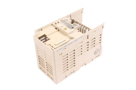 CIMR-V7AZB0P4 YASKAWA KRYT