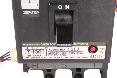 BAT3-100-39 MATSUSHITA ODPOJOVAČ