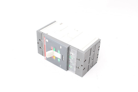 T4L250 ABB 1SDA054070R1 ODPOJOVAČ