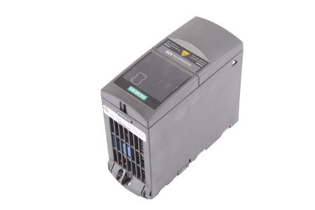 6SE6420-2UD21-5AA1 SIEMENS MICROMASTER 420
