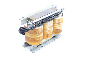 A80L-0024-0028 FANUC 380-415/440-481/500-575V, 210-240/200-230V TRANSFORMÁTOR