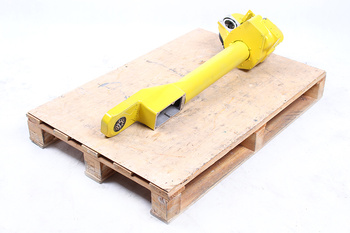 M-16 FANUC RUKA ROBOTA