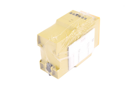 PNOZ X3 230VAC 24VDC 3N/O 1N/C 1SO PILZ 774318 BEZPEČNOSTNÍ RELÉ