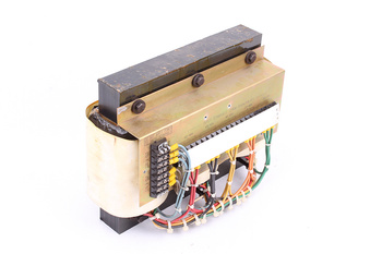 PRI 452-480V 426-451V 401-425V 377-400V 353-376V PRI: 452-480 426-451 501-425 377-400 353-376V, SEC: 115 230V TRANSFORMÁTOR