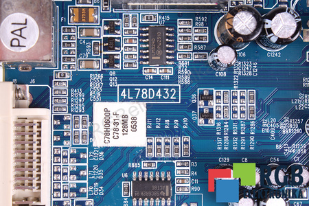 4L78D432 ATI RADEON NA NÁHRADNÍ DÍLY