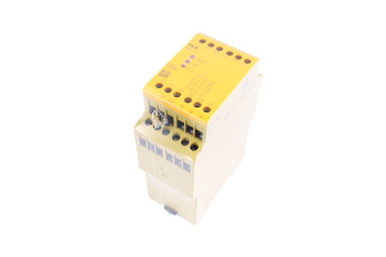 PNOZ X4 24VDC 3N/O 1N/C PILZ 774730 BEZPEČNOSTNÍ RELÉ