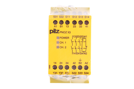 PNOZ X3 230VAC 24VDC 3N/O 1N/C 1SO PILZ 774318 BEZPEČNOSTNÍ RELÉ