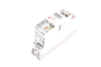 E84AVSCE2224SX0-ECKXX LENZE INVERTER E84AVSCE2224SX+E84AYCECV+EZAEBK1001