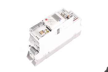 E84AVSCE3024SXS-ECKXX LENZE INVERTER E84AVSCE3024SX+E84AYCECV+EZAEBK1001