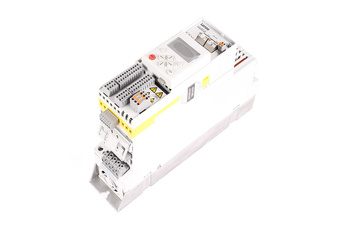 E84AVHCE3024SBS-ECKXX LENZE INVERTER E84AVHCE3024SB+E84AYCECV+EZAEBK1001